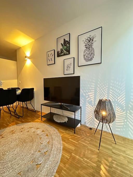 3-Room Vienna Centrale Suite ภายนอก รูปภาพ